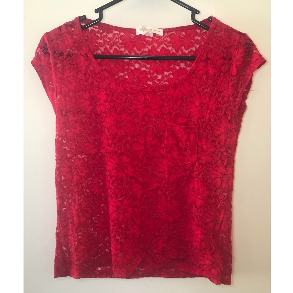 Red lace crop top with small pocket - M
